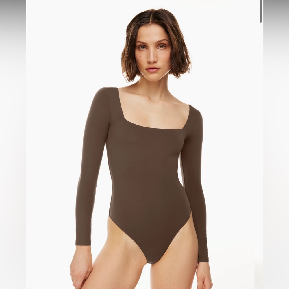 Babaton Aritzia Contour Square Neck Longsleeve Bodysuit